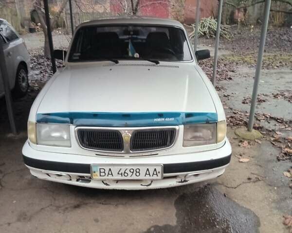 Белый ГАЗ 3110 Волга, объемом двигателя 2.4 л и пробегом 465 тыс. км за 1300 $, фото 1 на Automoto.ua