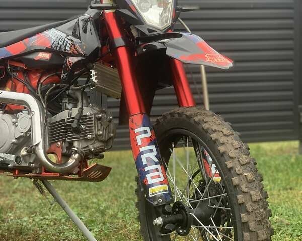 ГАЗ 3110 Волга 2023 у Чутове на Automoto.ua Червоний ГАЗ 3110 Волга, об'ємом двигуна 2.45 л та пробігом 6 тис. км за 883 $, фото 1 на Automoto.ua