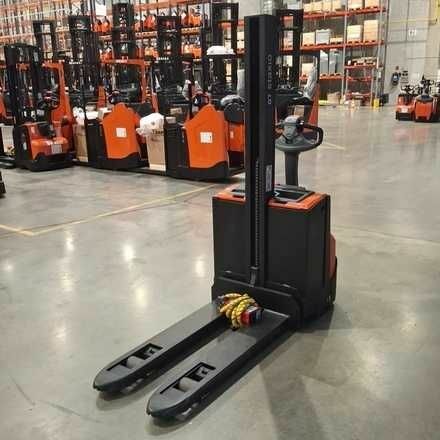 ГАЗ 3110 Волга, об'ємом двигуна 2.45 л та пробігом 0 тис. км за 8041 $, фото 1 на Automoto.ua