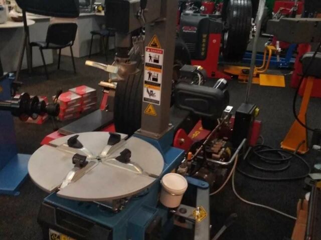 ГАЗ 3110 Волга, об'ємом двигуна 2.45 л та пробігом 0 тис. км за 1050 $, фото 1 на Automoto.ua
