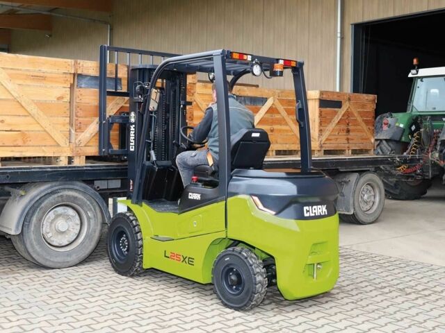 ГАЗ 3110 Волга, объемом двигателя 2.45 л и пробегом 0 тыс. км за 50461 $, фото 1 на Automoto.ua