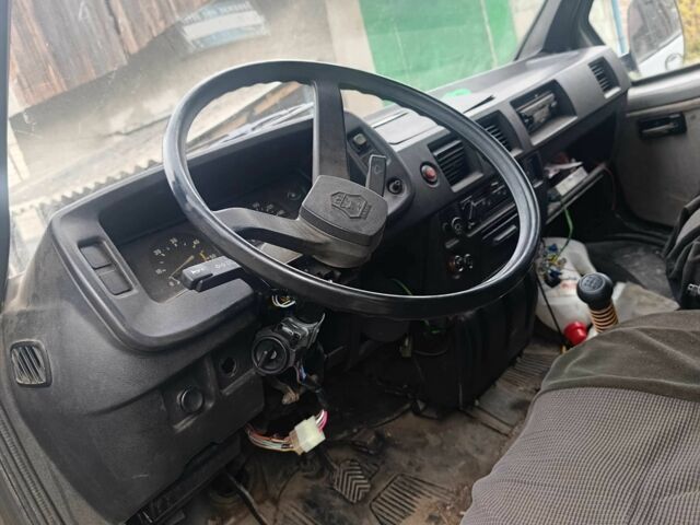 Серый ГАЗ 3110 Волга, объемом двигателя 2.4 л и пробегом 198 тыс. км за 1300 $, фото 1 на Automoto.ua