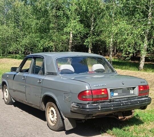 Серый ГАЗ 3110 Волга, объемом двигателя 2.4 л и пробегом 300 тыс. км за 1000 $, фото 1 на Automoto.ua