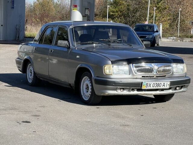 ГАЗ 3110 Волга 2003 у Летичеве на Automoto.ua Сірий ГАЗ 3110 Волга, об'ємом двигуна 2.4 л та пробігом 106 тис. км за 650 $, фото 1 на Automoto.ua