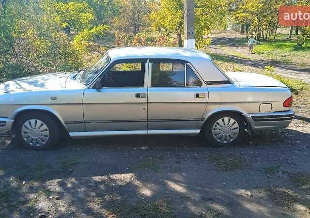 Серый ГАЗ 3110 Волга, объемом двигателя 2.45 л и пробегом 144 тыс. км за 2000 $, фото 1 на Automoto.ua