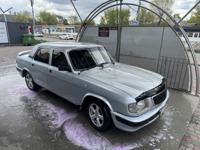 Серый ГАЗ 3110 Волга, объемом двигателя 2.4 л и пробегом 100 тыс. км за 1000 $, фото 1 на Automoto.ua
