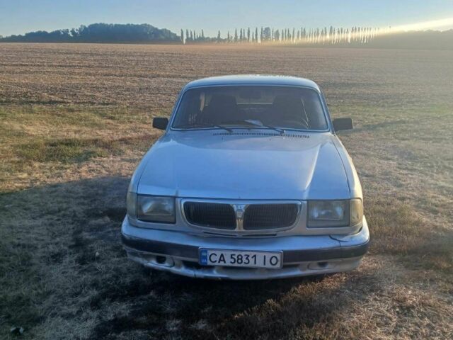 ГАЗ 3110 Волга 2003 у Умани на Automoto.ua Сірий ГАЗ 3110 Волга, об'ємом двигуна 2.3 л та пробігом 244 тис. км за 692 $, фото 1 на Automoto.ua