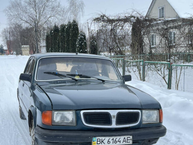 Зеленый ГАЗ 3110 Волга, объемом двигателя 2.45 л и пробегом 350 тыс. км за 1000 $, фото 1 на Automoto.ua