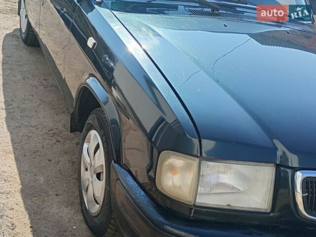 Зеленый ГАЗ 3110 Волга, объемом двигателя 2 л и пробегом 169 тыс. км за 2300 $, фото 1 на Automoto.ua