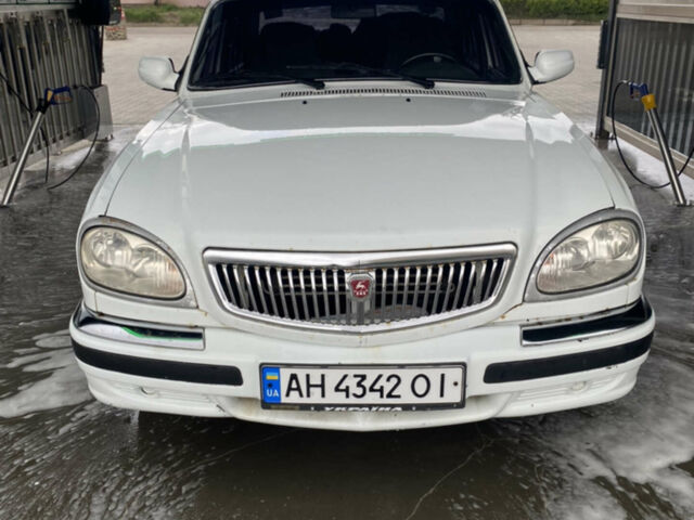 Белый ГАЗ 31105 Волга, объемом двигателя 2.4 л и пробегом 120 тыс. км за 1700 $, фото 1 на Automoto.ua