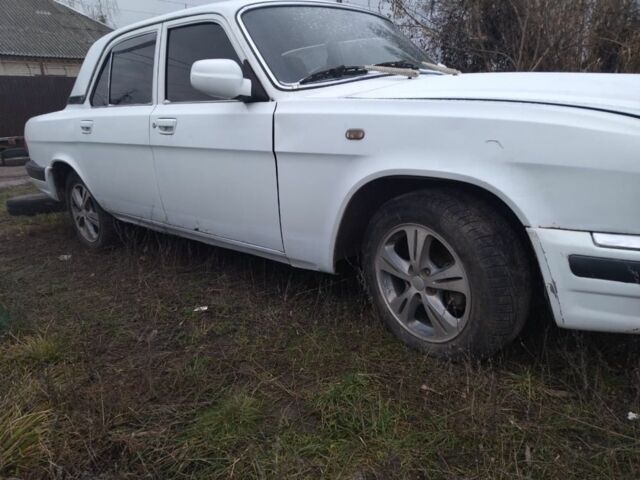 Белый ГАЗ 31105 Волга, объемом двигателя 2.3 л и пробегом 300 тыс. км за 1200 $, фото 1 на Automoto.ua