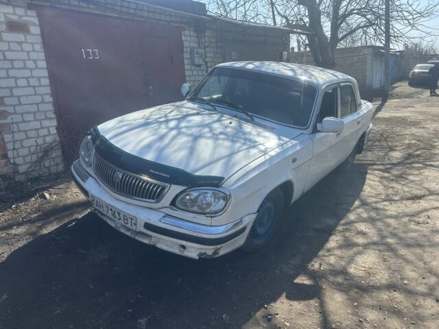 Белый ГАЗ 31105 Волга, объемом двигателя 2.3 л и пробегом 100 тыс. км за 452 $, фото 1 на Automoto.ua