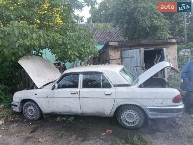 Белый ГАЗ 31105 Волга, объемом двигателя 2.45 л и пробегом 150 тыс. км за 600 $, фото 1 на Automoto.ua