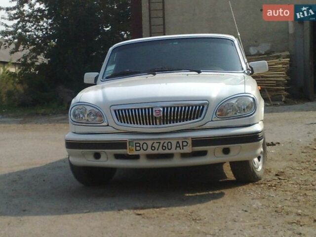 Белый ГАЗ 31105 Волга, объемом двигателя 2.45 л и пробегом 150 тыс. км за 858 $, фото 1 на Automoto.ua