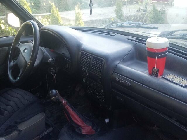 Чорний ГАЗ 31105 Волга, об'ємом двигуна 0 л та пробігом 200 тис. км за 1350 $, фото 1 на Automoto.ua