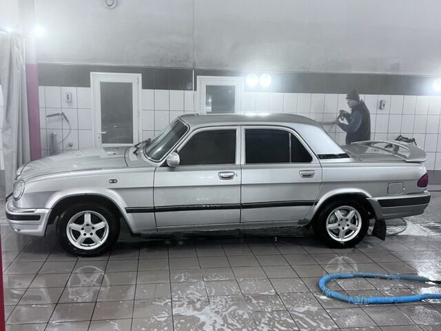 Серый ГАЗ 31105 Волга, объемом двигателя 2.3 л и пробегом 150 тыс. км за 1350 $, фото 1 на Automoto.ua