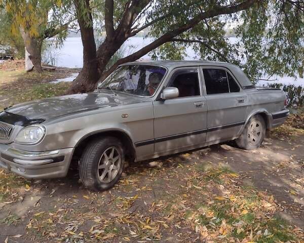 Серый ГАЗ 31105 Волга, объемом двигателя 2.3 л и пробегом 126 тыс. км за 2000 $, фото 1 на Automoto.ua