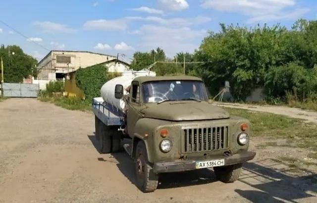 Зеленый ГАЗ 53, объемом двигателя 4.6 л и пробегом 37 тыс. км за 1400 $, фото 1 на Automoto.ua