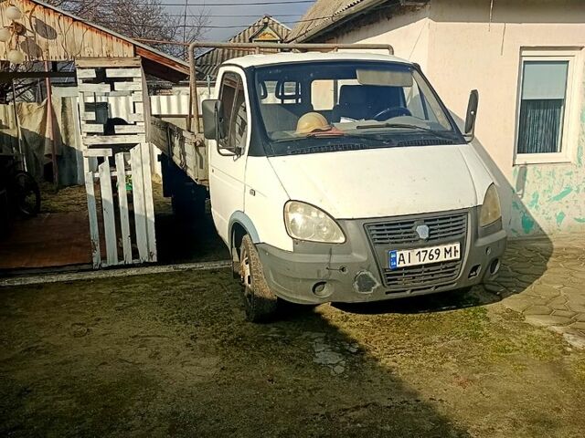 Белый ГАЗ Газель, объемом двигателя 2.5 л и пробегом 300 тыс. км за 3999 $, фото 1 на Automoto.ua