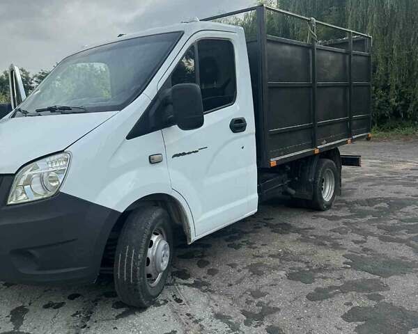 Белый ГАЗ Next, объемом двигателя 2.69 л и пробегом 130 тыс. км за 5500 $, фото 1 на Automoto.ua