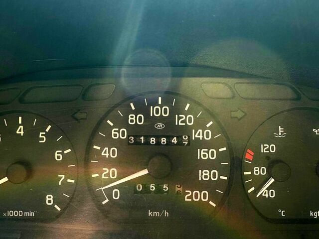 Белый ГАЗ Соболь, объемом двигателя 2.3 л и пробегом 318 тыс. км за 2000 $, фото 1 на Automoto.ua