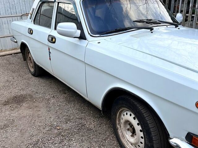Белый ГАЗ Волга, объемом двигателя 2.4 л и пробегом 15 тыс. км за 800 $, фото 1 на Automoto.ua