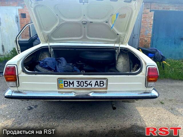 Белый ГАЗ Волга, объемом двигателя 2.5 л и пробегом 153 тыс. км за 1900 $, фото 1 на Automoto.ua