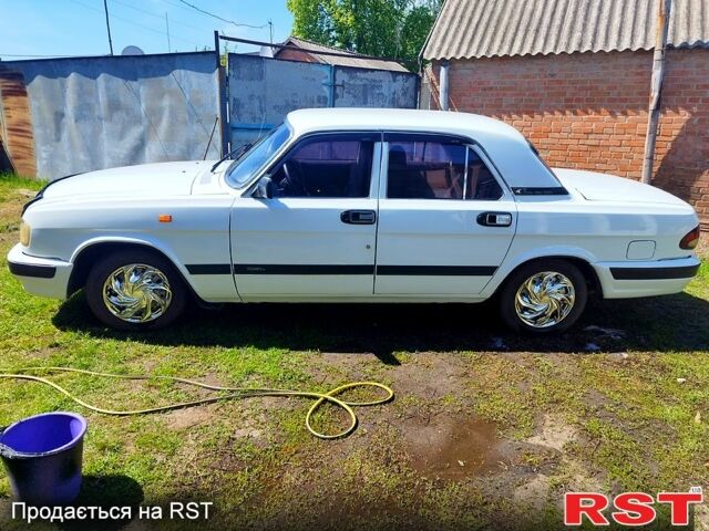 Белый ГАЗ Волга, объемом двигателя 2.4 л и пробегом 200 тыс. км за 1200 $, фото 1 на Automoto.ua