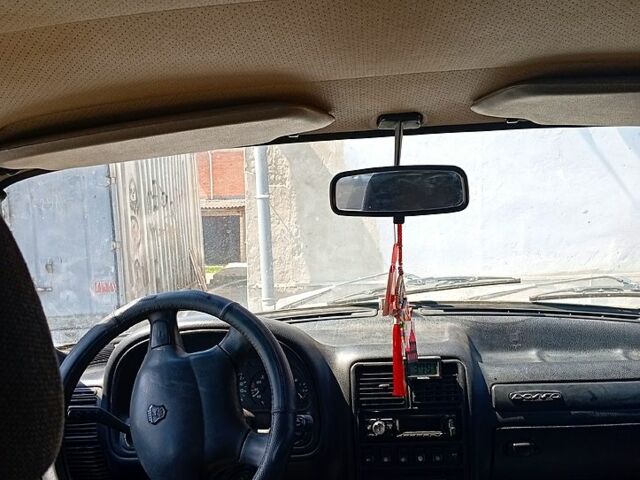 Белый ГАЗ Волга, объемом двигателя 2.4 л и пробегом 251 тыс. км за 600 $, фото 1 на Automoto.ua