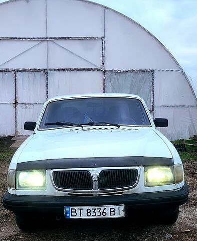 Белый ГАЗ Волга, объемом двигателя 2.4 л и пробегом 230 тыс. км за 1400 $, фото 1 на Automoto.ua