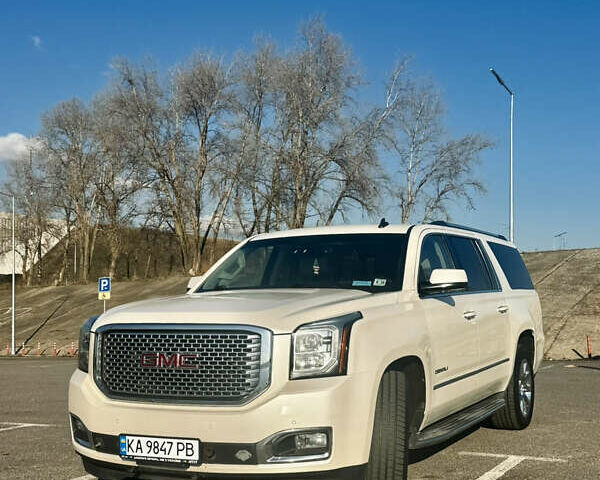 Бежевый ДжиЭмСи Юкон, объемом двигателя 6.2 л и пробегом 172 тыс. км за 25500 $, фото 1 на Automoto.ua