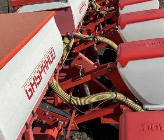 Красный Гаспардо СП 8, объемом двигателя 0 л и пробегом 0 тыс. км за 15000 $, фото 1 на Automoto.ua