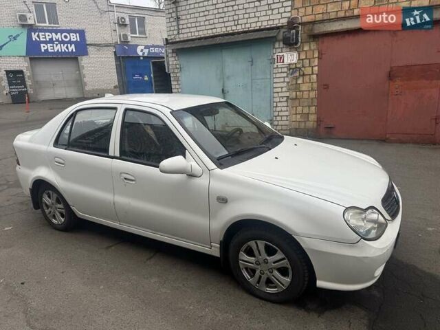 Белый Джили ЦК-2, объемом двигателя 1.5 л и пробегом 104 тыс. км за 2650 $, фото 1 на Automoto.ua