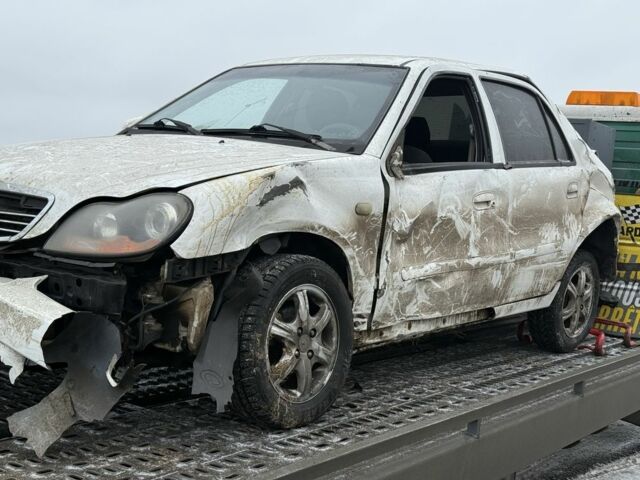 Білий Джилі ЦК, об'ємом двигуна 1.5 л та пробігом 250 тис. км за 850 $, фото 1 на Automoto.ua