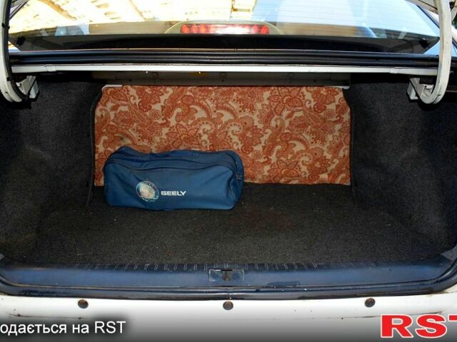 Белый Джили ЦК, объемом двигателя 1.5 л и пробегом 120 тыс. км за 1600 $, фото 1 на Automoto.ua