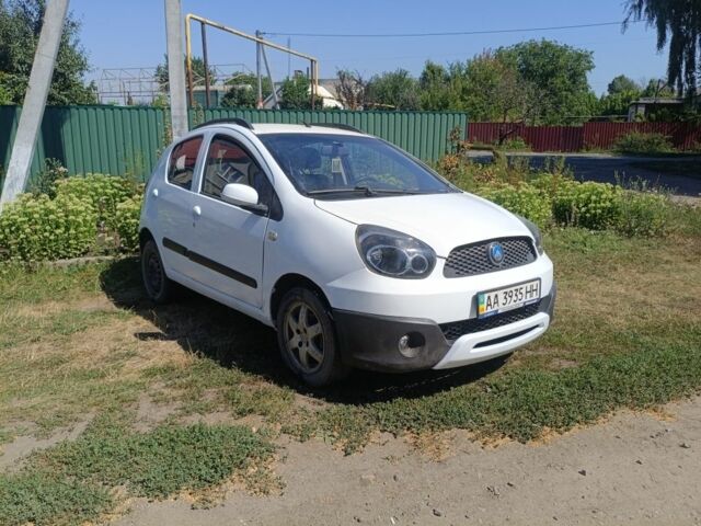 Білий Джилі Інша, об'ємом двигуна 1.3 л та пробігом 104 тис. км за 1704 $, фото 1 на Automoto.ua
