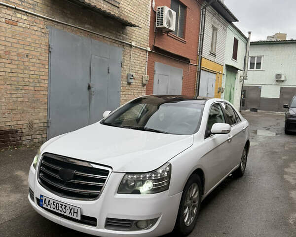 Белый Джили Emgrand 8 (EC8), объемом двигателя 2.38 л и пробегом 250 тыс. км за 4850 $, фото 1 на Automoto.ua