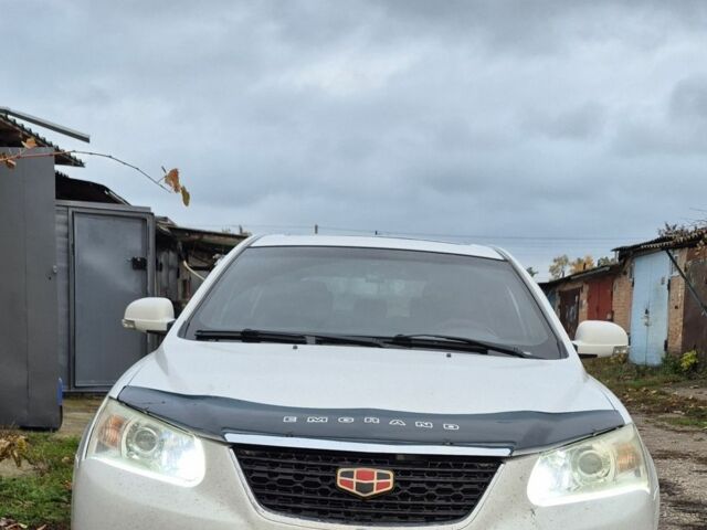 Білий Джилі Емгранд, об'ємом двигуна 1.8 л та пробігом 131 тис. км за 4200 $, фото 1 на Automoto.ua