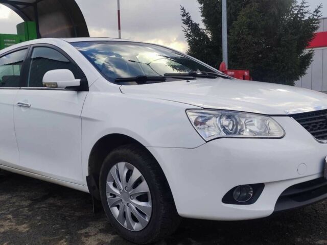 Білий Джилі Емгранд, об'ємом двигуна 1.5 л та пробігом 150 тис. км за 5337 $, фото 1 на Automoto.ua