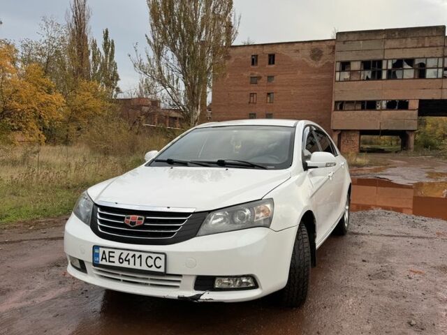 Джили Эмгранд 2013 в Кривом Роге на Automoto.ua Белый Джили Эмгранд, объемом двигателя 1.8 л и пробегом 234 тыс. км за 4000 $, фото 1 на Automoto.ua