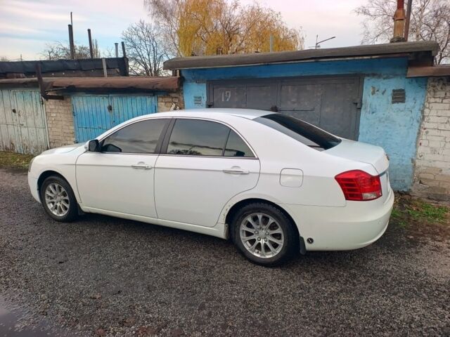 Білий Джилі Емгранд, об'ємом двигуна 2 л та пробігом 83 тис. км за 4370 $, фото 1 на Automoto.ua