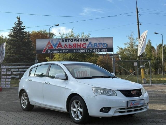 Белый Джили Эмгранд, объемом двигателя 1.5 л и пробегом 120 тыс. км за 3795 $, фото 1 на Automoto.ua
