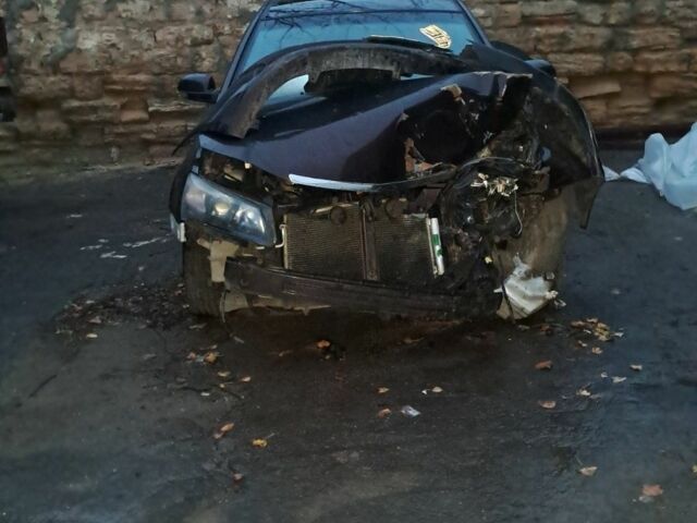 Красный Джили Эмгранд, объемом двигателя 0 л и пробегом 1000 тыс. км за 3000 $, фото 1 на Automoto.ua