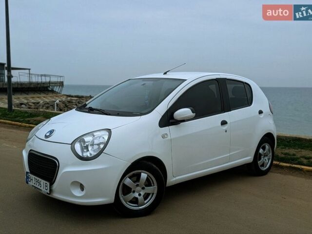 Білий Джилі ЛЦ, об'ємом двигуна 1.34 л та пробігом 130 тис. км за 2500 $, фото 1 на Automoto.ua