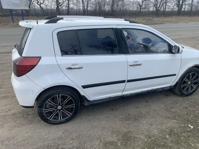 Білий Джилі МК Крос, об'ємом двигуна 1.6 л та пробігом 180 тис. км за 1000 $, фото 1 на Automoto.ua