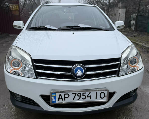 Білий Джилі МК Крос, об'ємом двигуна 1.5 л та пробігом 71 тис. км за 3700 $, фото 1 на Automoto.ua