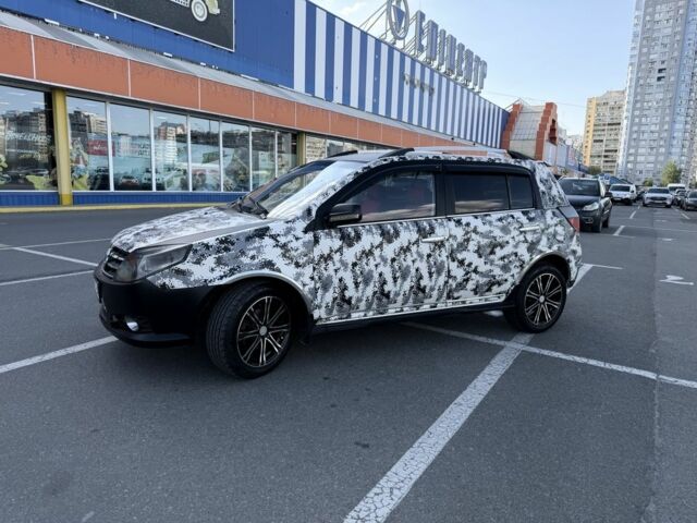 Белый Джили МК Кросс, объемом двигателя 1.5 л и пробегом 150 тыс. км за 2500 $, фото 1 на Automoto.ua