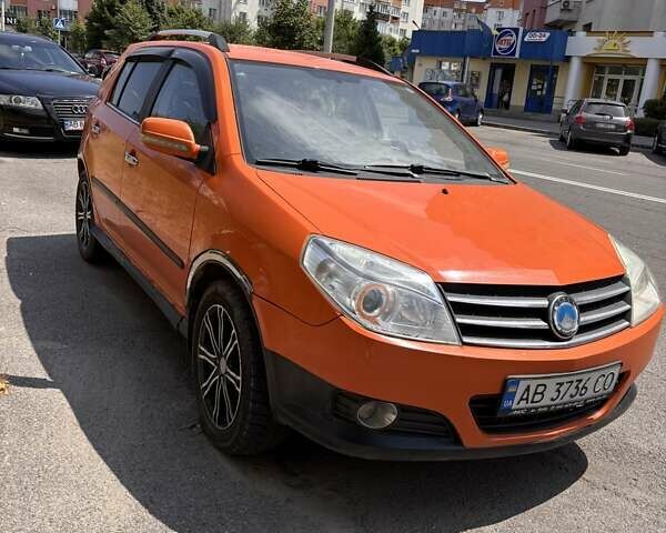 Оранжевый Джили МК Кросс, объемом двигателя 1.5 л и пробегом 250 тыс. км за 2800 $, фото 1 на Automoto.ua