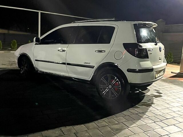 Белый Джили МК, объемом двигателя 1.5 л и пробегом 25000 тыс. км за 2800 $, фото 1 на Automoto.ua