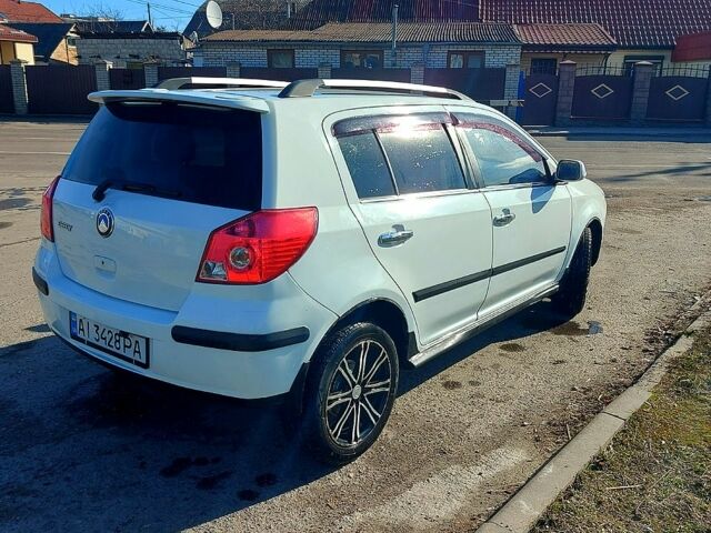 Белый Джили МК, объемом двигателя 1.5 л и пробегом 117 тыс. км за 3800 $, фото 1 на Automoto.ua